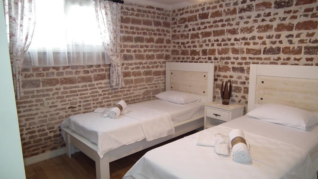 Gizemli Konak Ayvalik Bilik gambar